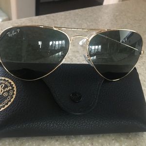 Ray-Ban Aviator Sunglasses with Polarized Lens